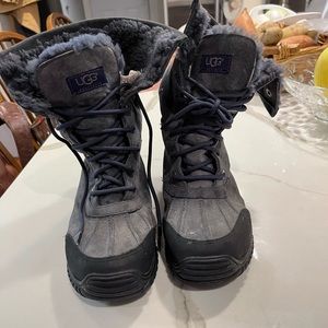 COPY - Ugg boots used sewn on the back of one boot